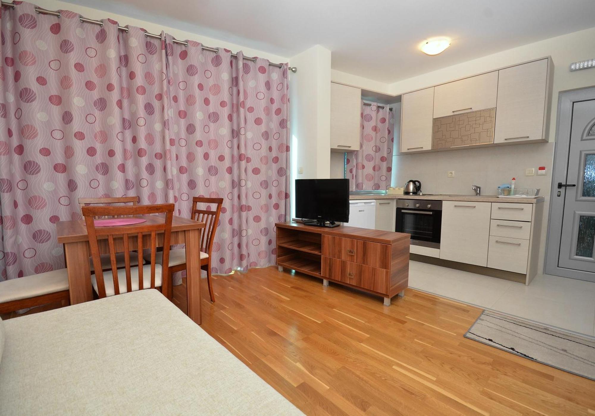 Apartments Rafailovic Ljubo Rafailovici Bilik gambar